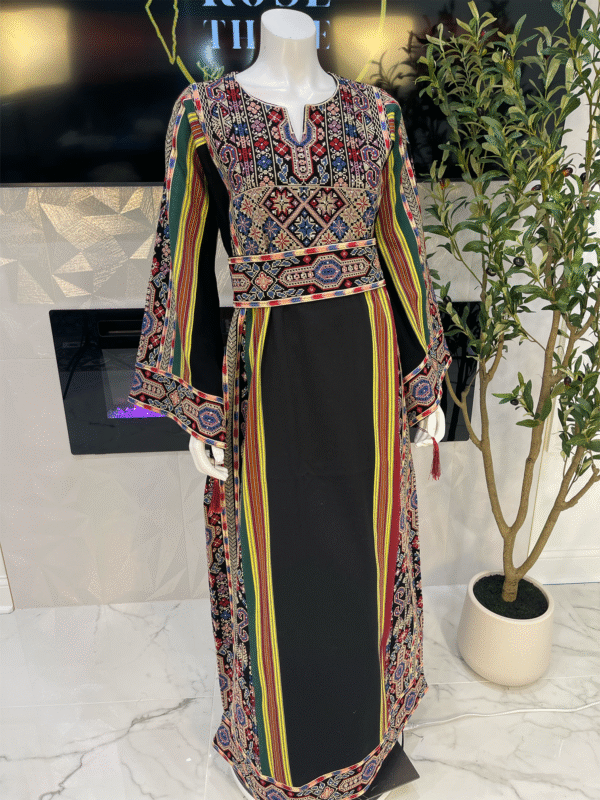 Al Jamila in Black