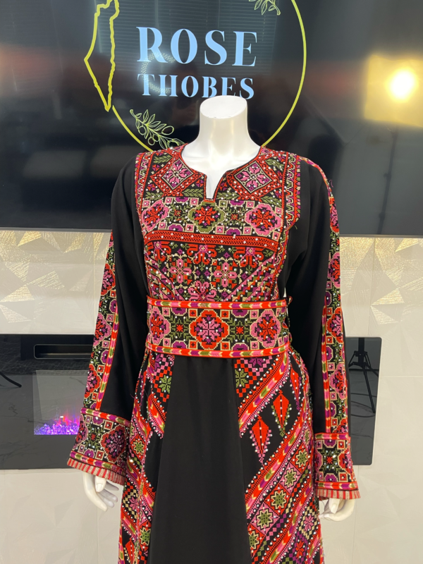 Jineen Thobe - Image 4