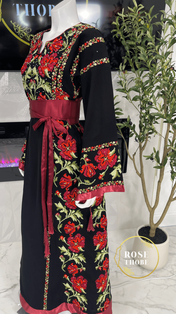 Hanoon Thobe حَنُون - Image 4
