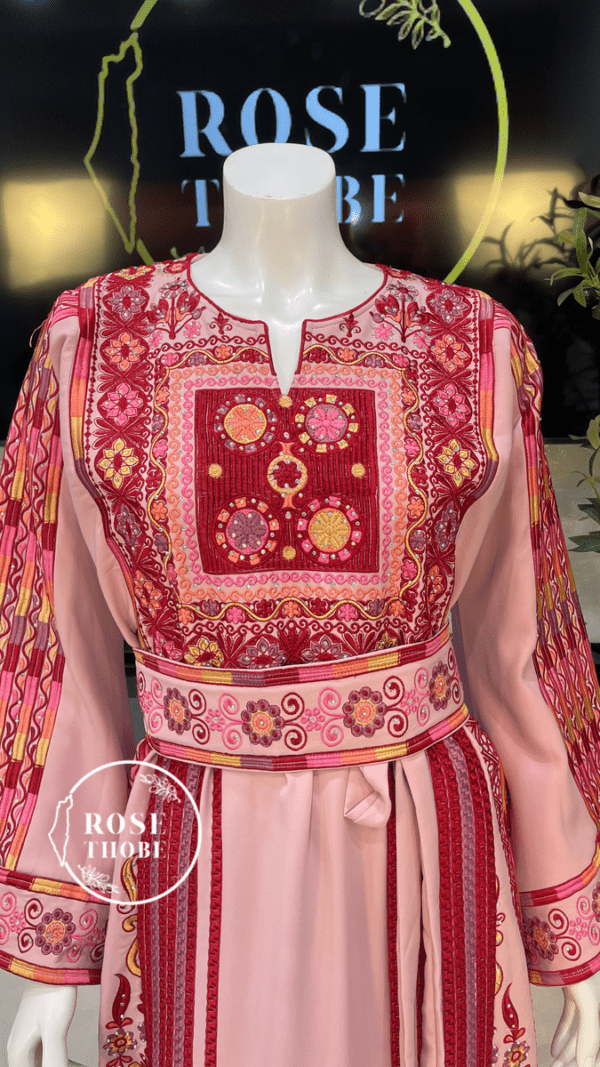 Farah Thobe - Image 3