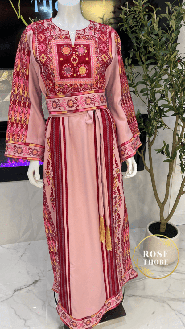 Farah Thobe - Image 4