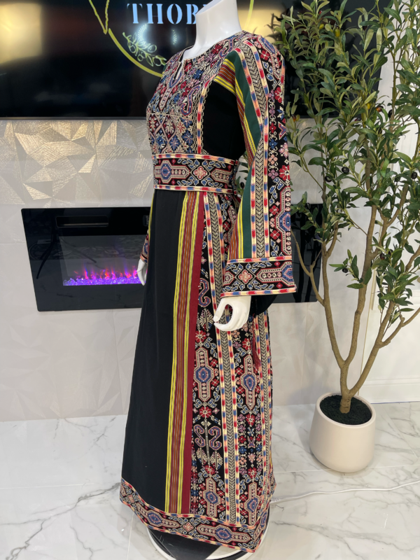 Al Jamila in Black - Image 4