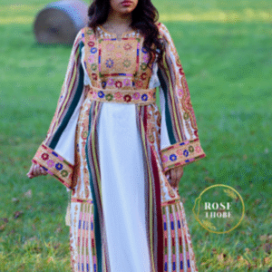 Yasmine Thobe in Gold